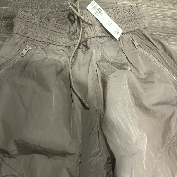 Abercrombie and Fitch YPB joggers. Size XS NWT - Picture 3 of 3
